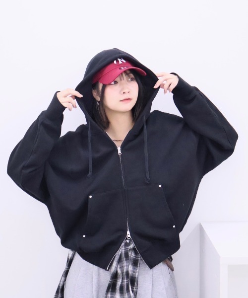 INTER FACTORY（インターファクトリー）の「kurumi - スタッズ付きZIP