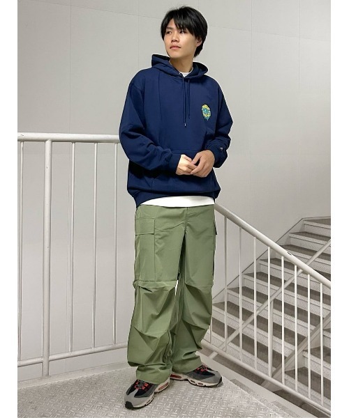 Right-on（ライトオン）の「【Philip Lumbang】プリントスウェットパーカー（パーカー・メンズ・ブラック/ネイビー/ホワイト・L/XL/M）」の19枚目の写真