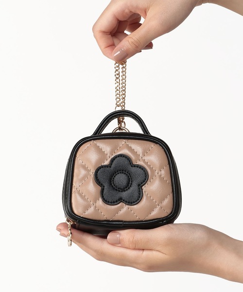 スクエアキルトデイジーパッチ ミニバッグチャームポーチ（ポーチ