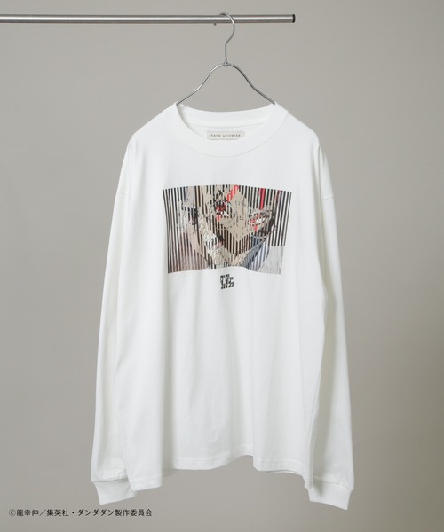 NANO universe(ナノユニバース)の「「ダンダダン | Kosuke Kawamura」オカルン変身前×変身後ver(Tシャツ/カットソー・メンズ・ホワイト/ブラック・L/M)」の1枚目の写真