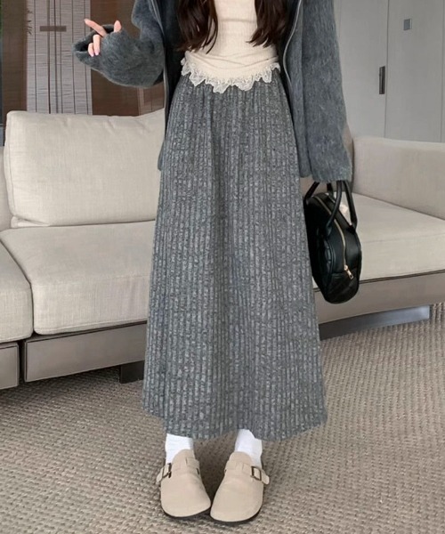 Maison Calme（メゾンカルム）の「【裏起毛】ウエストゴムリブニットロングスカート　Aシルエット　防寒（スカート・レディース・ベージュ/ブラック/グレー・F）」の14枚目の写真