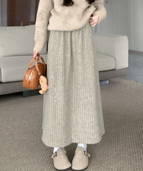 Maison Calme（メゾンカルム）の「【裏起毛】ウエストゴムリブニットロングスカート　Aシルエット　防寒（スカート・レディース・ベージュ/ブラック/グレー・F）」の5枚目の写真