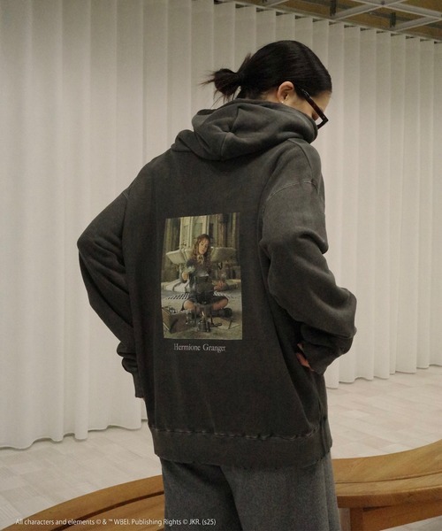 Ameri（アメリ）の「Harry Potter PIGMENT HOODIE（パーカー・レディース・ブラック・SMALL/MEDIUM）」の15枚目の写真