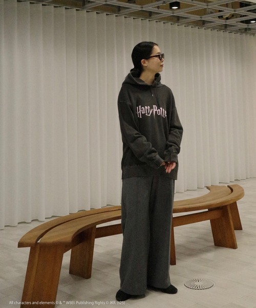 Ameri（アメリ）の「Harry Potter PIGMENT HOODIE（パーカー・レディース・ブラック・SMALL/MEDIUM）」の16枚目の写真