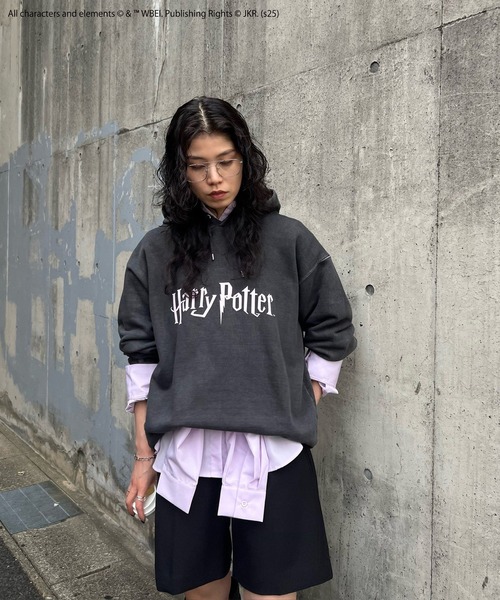 Ameri（アメリ）の「Harry Potter PIGMENT HOODIE（パーカー・レディース・ブラック・SMALL/MEDIUM）」の5枚目の写真