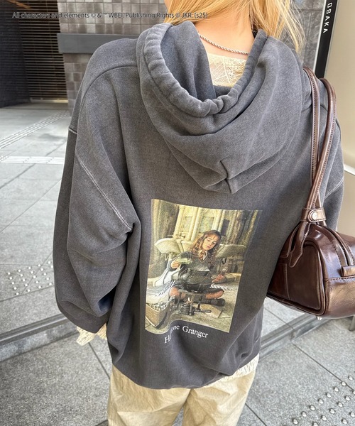 Ameri（アメリ）の「Harry Potter PIGMENT HOODIE（パーカー・レディース・ブラック・SMALL/MEDIUM）」の8枚目の写真