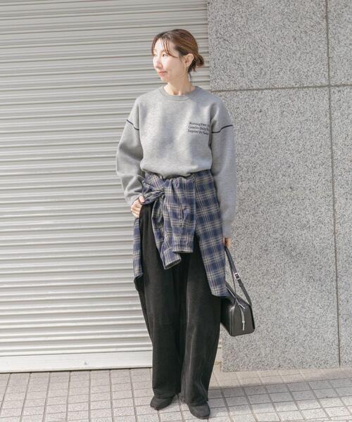 ITEMS URBANRESEARCH（アイテムズ アーバンリサーチ）の「スウェットライククルーネックニット（ニット/セーター・レディース・レッド/グレー/ブラック/アイボリー・FREE）」の8枚目の写真