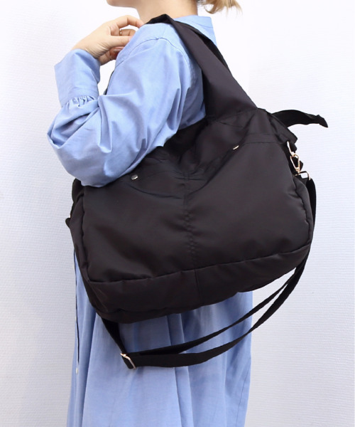 cache cache(カシュ カシュ)の「カシュカシュ cachecache / ナイロンタウン2wayボストンバッグ(ボストンバッグ・レディース・ブラウン/ネイビー/ブラック/グレー・FREE)」の2枚目の写真