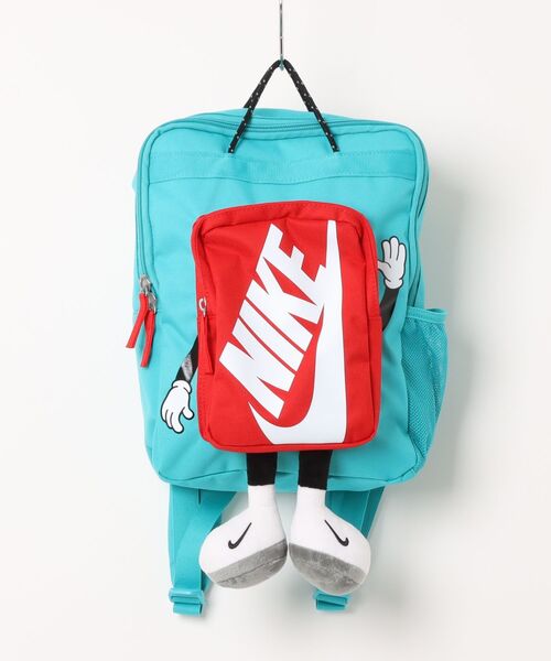 NIKE(ナイキ)の「《NIKEアパレル》Y NK BOXY BKPK(バックパック/リュック・キッズ・ブラック/ブルー/パープル/オレンジ系その他/グリーン系その他/ピンク・フリー)」の2枚目の写真