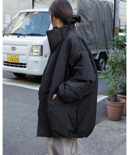 JUMELLE(ジュメロ)の「モンスターコート(ダウンジャケット/コート・レディース・ベージュ/ブラック・FREE)」の9枚目の写真