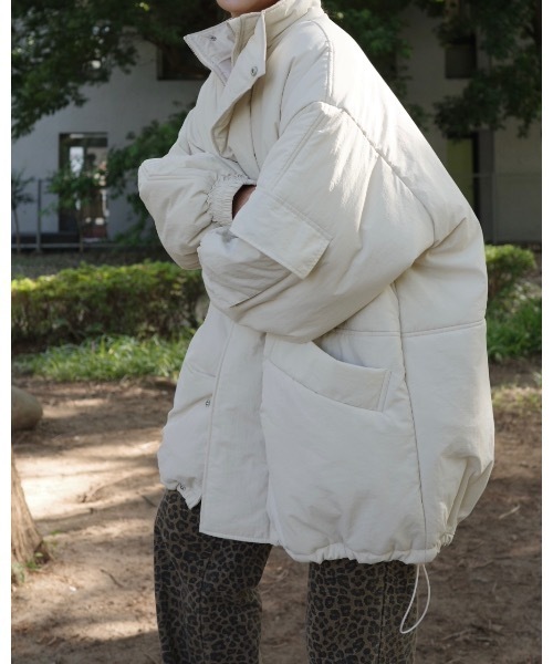 JUMELLE(ジュメロ)の「モンスターコート(ダウンジャケット/コート・レディース・ベージュ/ブラック・FREE)」の12枚目の写真