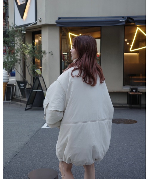 JUMELLE(ジュメロ)の「モンスターコート(ダウンジャケット/コート・レディース・ベージュ/ブラック・FREE)」の5枚目の写真