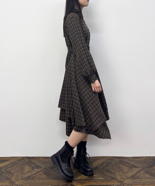 NICOLE CLUB(ニコル クラブ)の「イレヘムアシメワンピース(ワンピース・レディース・ネイビー系/ブルー/ブラウン系・MEDIUM)」の5枚目の写真