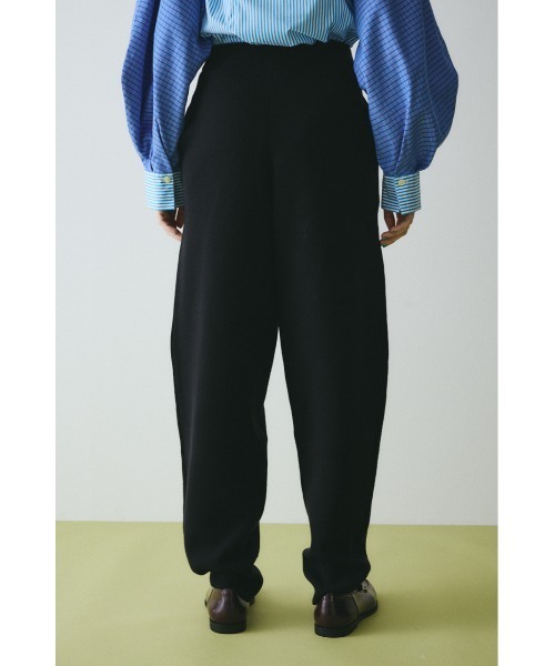 HeRIN.CYE(ヘリンドットサイ)の「Cocoon knit pants コクーンニットパンツ(その他パンツ・レディース・オフホワイト/ブラック・38/36)」の5枚目の写真