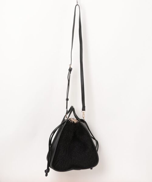 CACHELLIE（カシェリエ）の「F/FUR 2WAY TOTE（ショルダーバッグ・レディース・ブラック/アイボリー・FREE）」の12枚目の写真