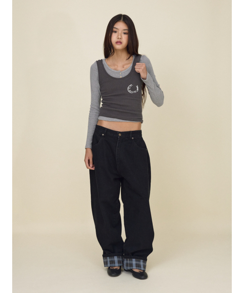 GLOWNY（グロウニ―）の「CHECKMATE REVERSIBLE DENIM PANTS (BLACK)（デニムパンツ・レディース・その他・SMALL/MEDIUM/LARGE）」の2枚目の写真