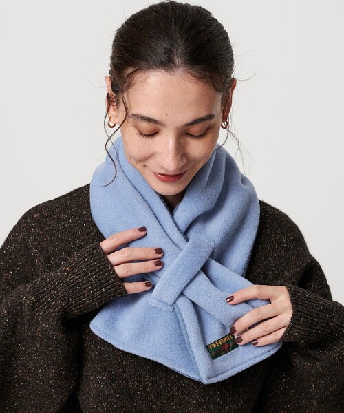 TWEED MILL(ツイードミル)の「<TWEEDMILL>フリース 2トーン マフラー(マフラー・レディース・ロイヤルブルー/ライム/ブラック・FREE)」の8枚目の写真