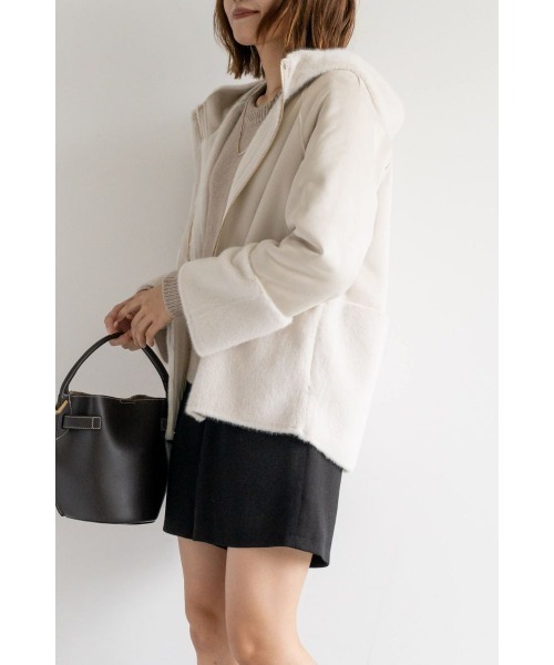 M.deux(エムドゥ)の「フェイクムートンファーコート(テーラードジャケット・レディース・キャメル/グレイッシュベージュ・MEDIUM)」の2枚目の写真