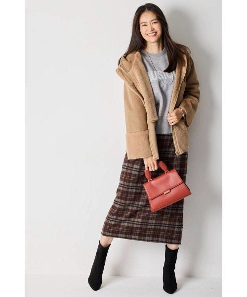 M.deux(エムドゥ)の「フェイクムートンファーコート(テーラードジャケット・レディース・キャメル/グレイッシュベージュ・MEDIUM)」の3枚目の写真