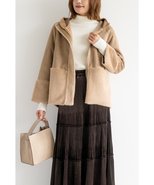 M.deux(エムドゥ)の「フェイクムートンファーコート(テーラードジャケット・レディース・キャメル/グレイッシュベージュ・MEDIUM)」の4枚目の写真