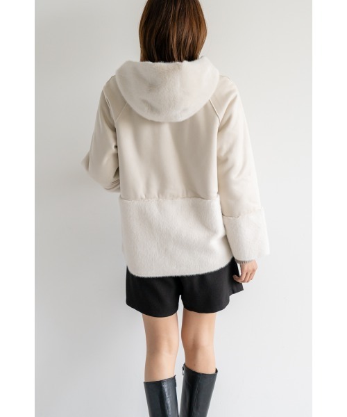 M.deux(エムドゥ)の「フェイクムートンファーコート(テーラードジャケット・レディース・キャメル/グレイッシュベージュ・MEDIUM)」の9枚目の写真