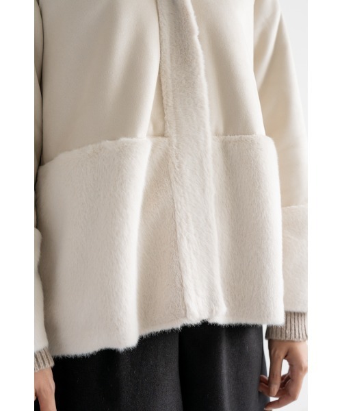 M.deux(エムドゥ)の「フェイクムートンファーコート(テーラードジャケット・レディース・キャメル/グレイッシュベージュ・MEDIUM)」の11枚目の写真