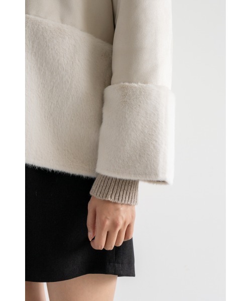 M.deux(エムドゥ)の「フェイクムートンファーコート(テーラードジャケット・レディース・キャメル/グレイッシュベージュ・MEDIUM)」の13枚目の写真