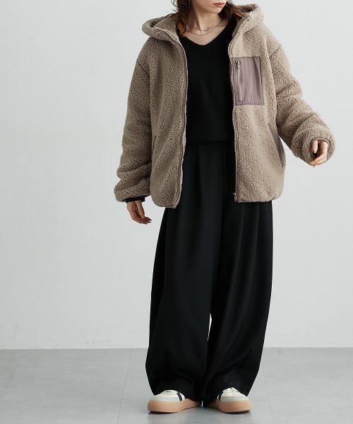 Soiunique（スワユニーク）の「中綿入りボアフードブルゾン　［Soiunique］（カバーオール・レディース・ブラック/モカ・L/M）」の3枚目の写真