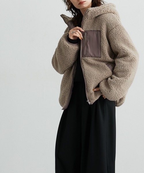 Soiunique（スワユニーク）の「中綿入りボアフードブルゾン　［Soiunique］（カバーオール・レディース・ブラック/モカ・L/M）」の4枚目の写真