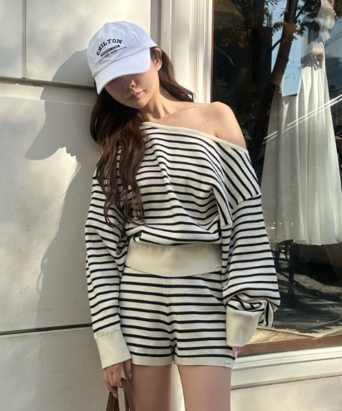 RAY CASSIN(レイカズン)の「ボーダーワンショルニット(ニット/セーター・レディース・レッド系その他2/アイボリー/ブラック系その他2/グレー系その他2・FREE)」の1枚目の写真