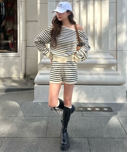 RAY CASSIN(レイカズン)の「ボーダーワンショルニット(ニット/セーター・レディース・レッド系その他2/アイボリー/ブラック系その他2/グレー系その他2・FREE)」の6枚目の写真