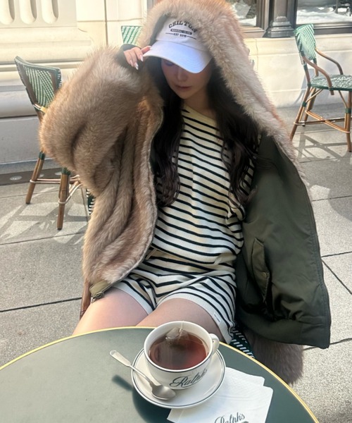 RAY CASSIN(レイカズン)の「ボーダーワンショルニット(ニット/セーター・レディース・レッド系その他2/アイボリー/ブラック系その他2/グレー系その他2・FREE)」の10枚目の写真