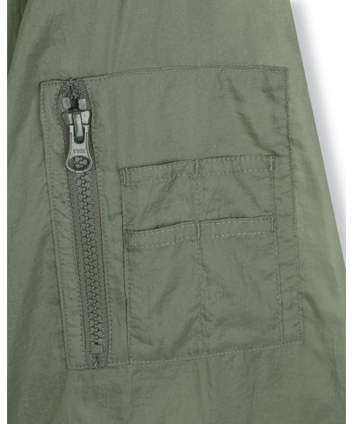 BESLOW(ビースロー)の「SHEER NYLON FLIGHT JACKET KHAKI GREY(ブルゾン・メンズ・その他・SMALL/MEDIUM/LARGE/X-LARGE)」の5枚目の写真