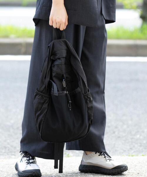 EKAL(エカル)の「EASY DAYPACK(ショルダーバッグ・レディース・ブラック/チャコールグレー・ONE)」の7枚目の写真