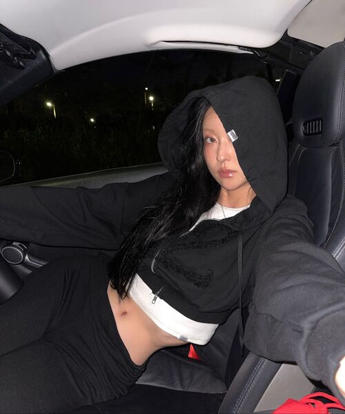 222(イトゥドゥル)の「HOODIE 002 (BLACK)(パーカー・レディース・ブラック・FREE)」の3枚目の写真