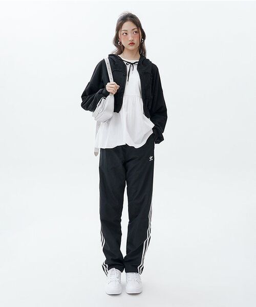 222(イトゥドゥル)の「HOODIE 002 (BLACK)(パーカー・レディース・ブラック・FREE)」の2枚目の写真