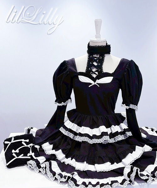 lilLilly（リルリリー）の「フロントレースアップニットトップス（Tシャツ/カットソー・レディース・ブルー/グレー/ホワイト/ブラック・FREE）」の5枚目の写真