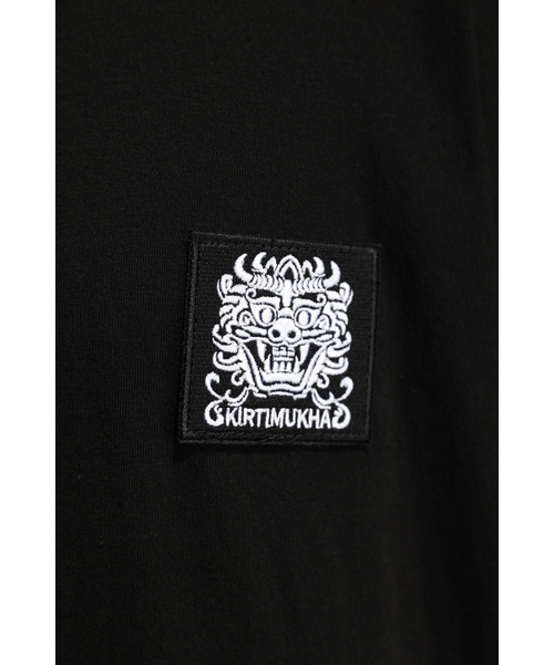 KIRTIMUKHA（キールティムカ）の「スクエア刺繍パッチルーズフィット半袖Tシャツブラック（Tシャツ/カットソー・レディース・その他・2/3）」の3枚目の写真