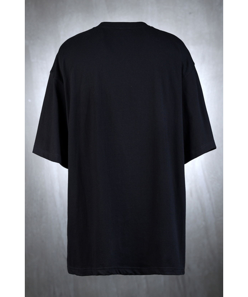 KIRTIMUKHA（キールティムカ）の「スクエア刺繍パッチルーズフィット半袖Tシャツブラック（Tシャツ/カットソー・レディース・その他・2/3）」の4枚目の写真