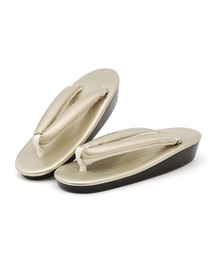 SOUBIEN（ソウビエン）の「振袖からカジュアル着物までマルチに履ける◎滑り止め付きのウレタン草履（和装小物・レディース）」