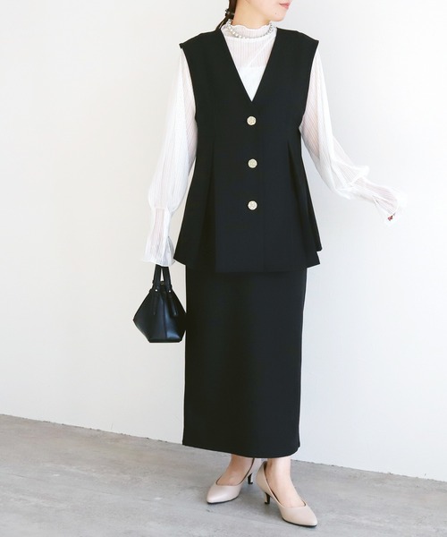 reca（レカ）の「Vネック金ボタンベスト×Hラインロングスカート2点