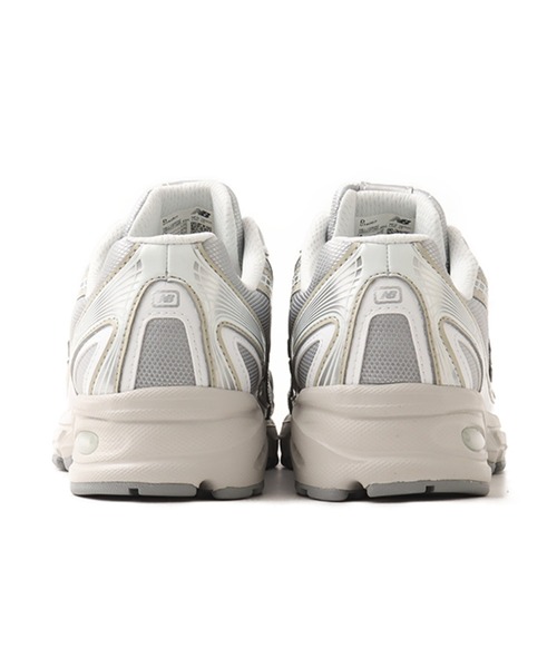 NEW BALANCE(ニューバランス)の「New Balance U7405I7 / ニューバランス U7405I7(スニーカー・レディース・シルバー・25.0cm/24.5cm/24.0cm/23.5cm/23.0cm)」の3枚目の写真