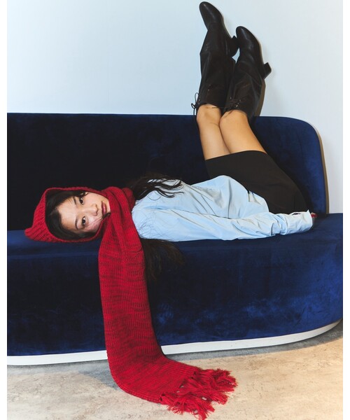 PULP/417EDIFICE(パルプフォーワンセブンエディフィス)の「Margarines / マーガリンズ HOODED SCARF(マフラー・レディース・レッド/グレー・FREE)」の2枚目の写真