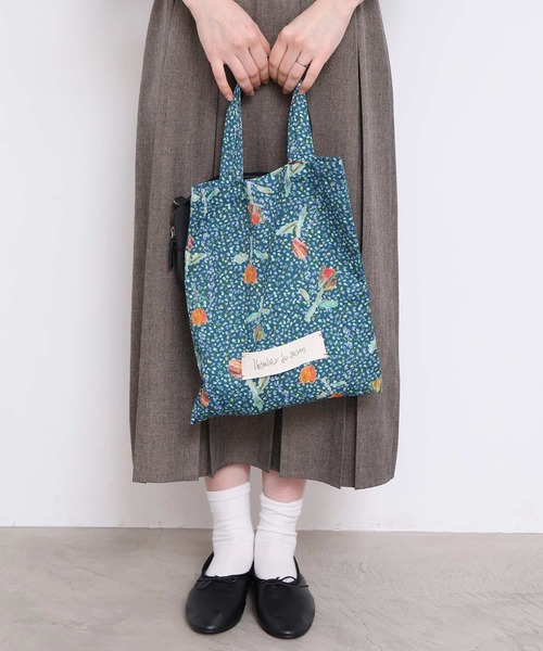 l'atelier du savon(アトリエドサボン)の「ちぎり絵のチューリッププリント トートバッグ(トートバッグ・レディース・レッド/グリーン・FREE)」の1枚目の写真