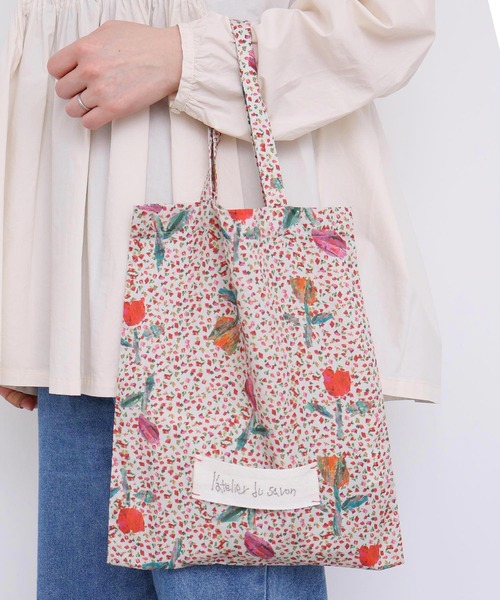 l'atelier du savon(アトリエドサボン)の「ちぎり絵のチューリッププリント トートバッグ(トートバッグ・レディース・レッド/グリーン・FREE)」の3枚目の写真