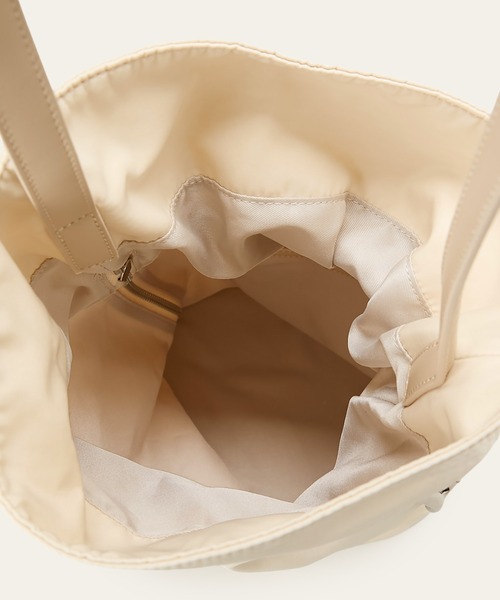 LE VERNIS(ル・ベルニ)の「LE VERNIS(ル・ベルニ)Poire bucket bag M(ショルダーバッグ・レディース・ブラック/グレー/ホワイト・FREE)」の5枚目の写真