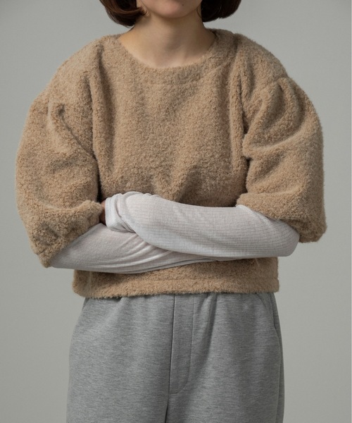 lawgy(ラウジー)の「fluffy puff shoulder short tops / フラッフィーパフショルダーショートトップス(その他トップス・レディース・アイボリー/ブラック/ベージュ・FREE)」の21枚目の写真
