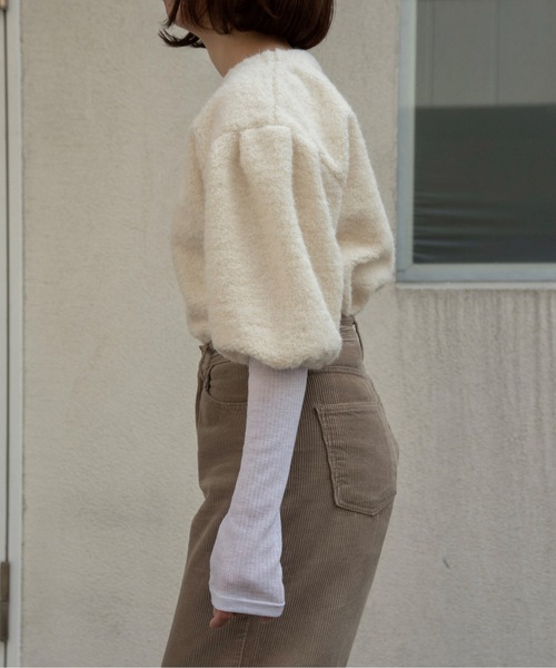 lawgy(ラウジー)の「fluffy puff shoulder short tops / フラッフィーパフショルダーショートトップス(その他トップス・レディース・アイボリー/ブラック/ベージュ・FREE)」の19枚目の写真