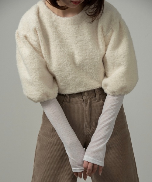 lawgy(ラウジー)の「fluffy puff shoulder short tops / フラッフィーパフショルダーショートトップス(その他トップス・レディース・アイボリー/ブラック/ベージュ・FREE)」の15枚目の写真