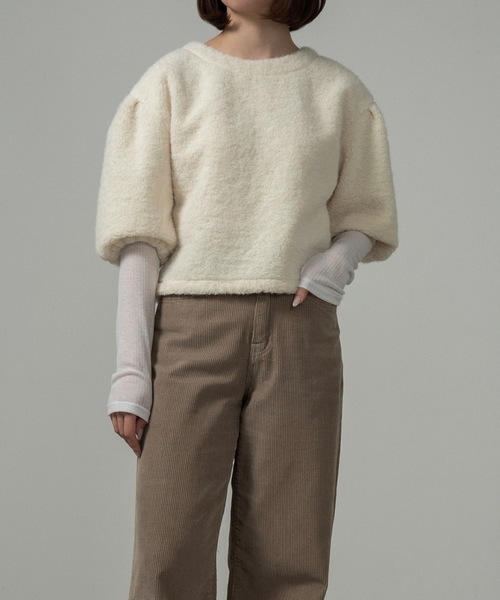 lawgy(ラウジー)の「fluffy puff shoulder short tops / フラッフィーパフショルダーショートトップス(その他トップス・レディース・アイボリー/ブラック/ベージュ・FREE)」の20枚目の写真